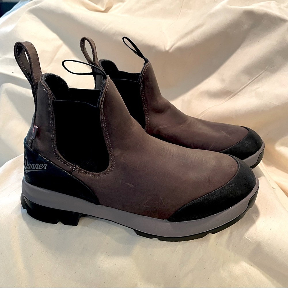 Danner Women’s Pub Garden Brown Leather Slip On Chelsea Boots